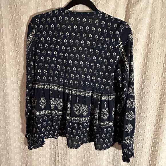 Trafaluc Collection Zara Medium Blue Floral Blouse - Picture 2 of 5